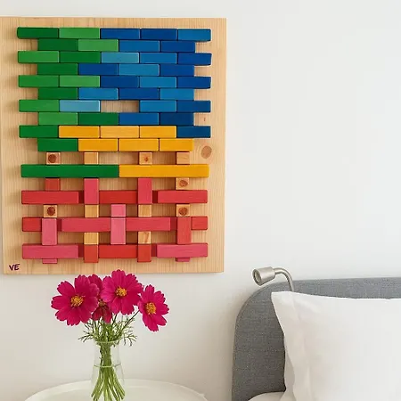 Modern Retreat With Mountain Views Apartman