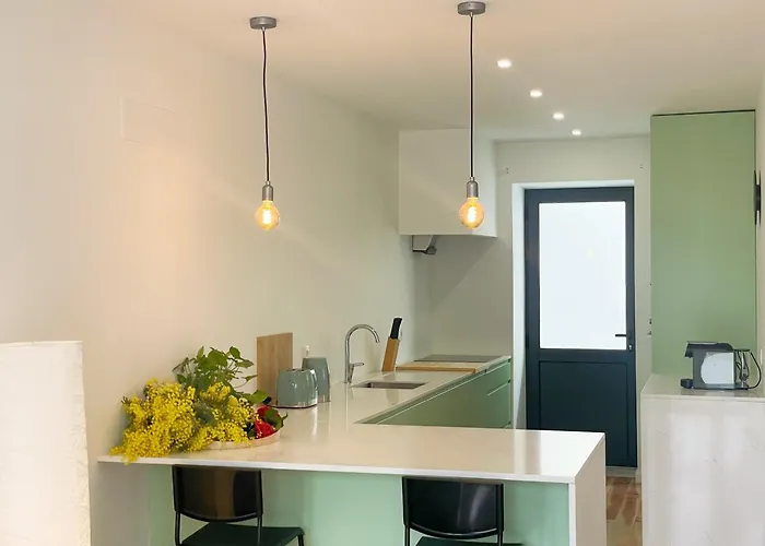 Modern Retreat With Mountain Views * קוביליה